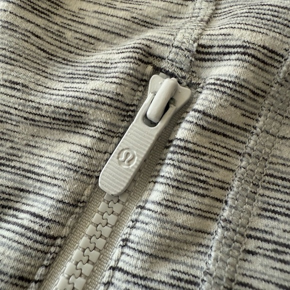 define jacket luon wee are from space nimbus battleship size 6 lululemon euc - Picture 5 of 10